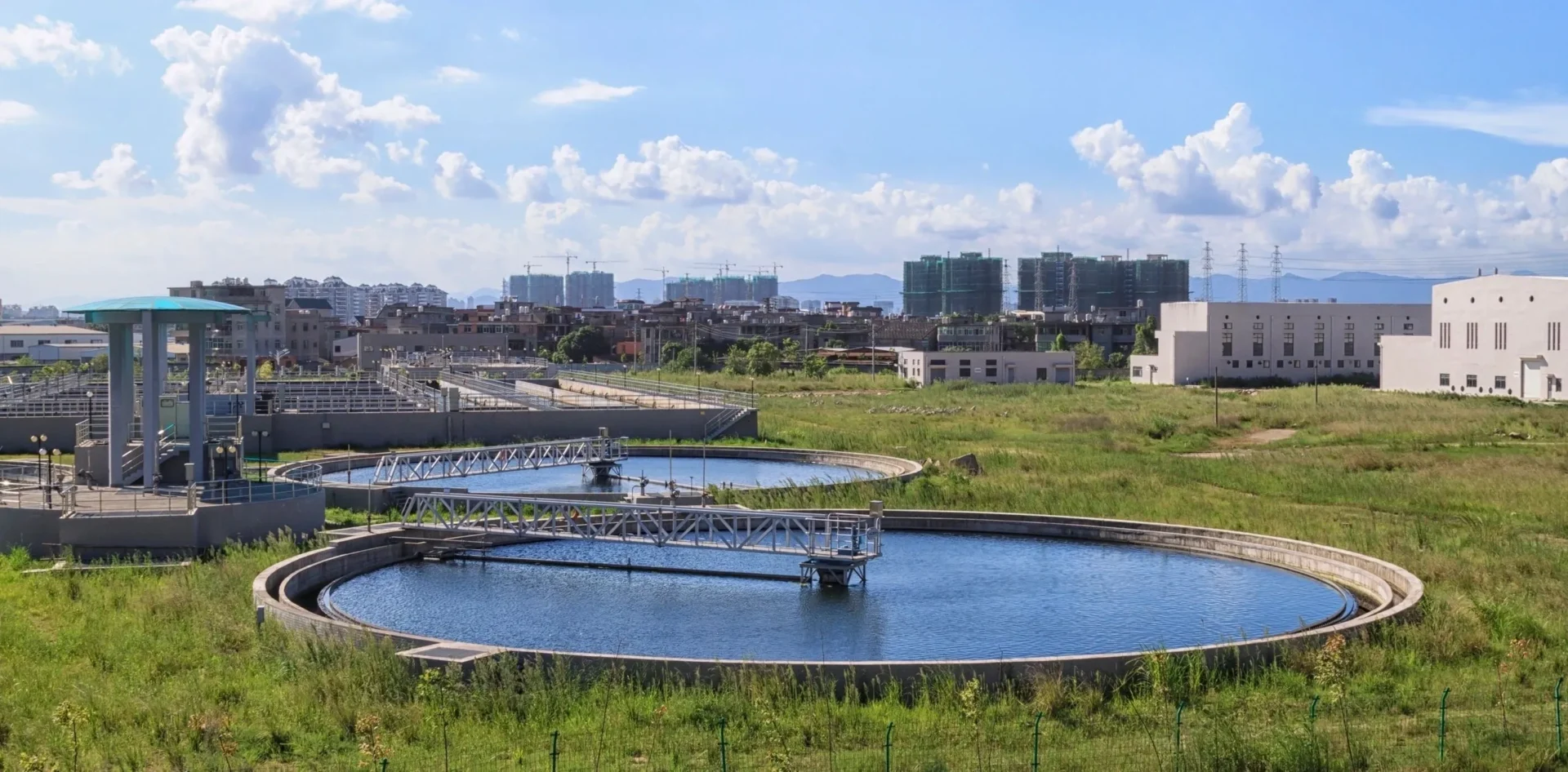 A large water plant with many pipes and buildings